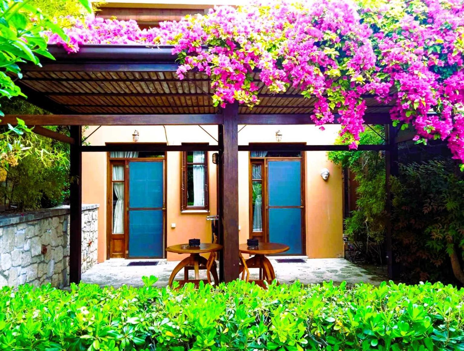 Rastoni Hotel Aegina Exterior foto